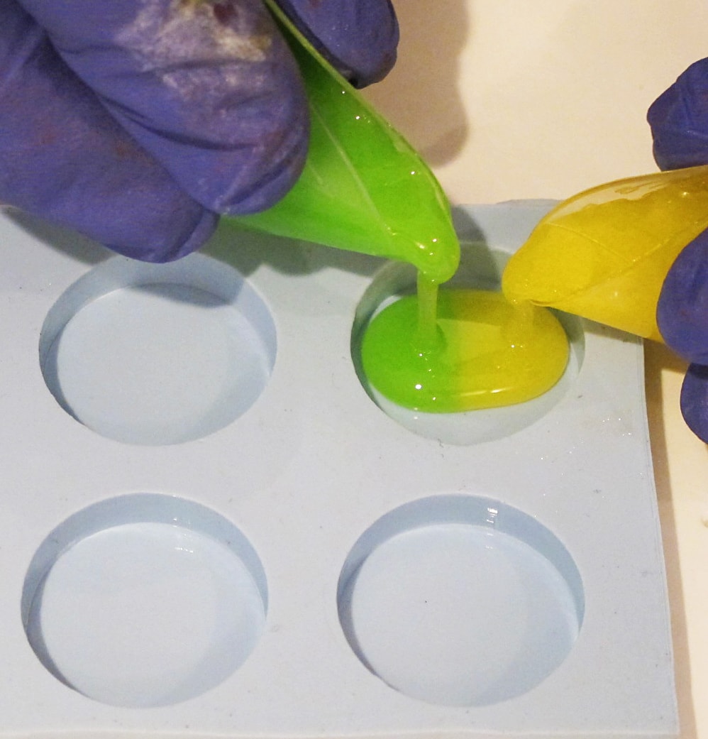 Bicolor resin earrings tutorial Resin Obsession