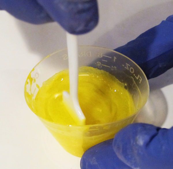 mixing yellow into resin