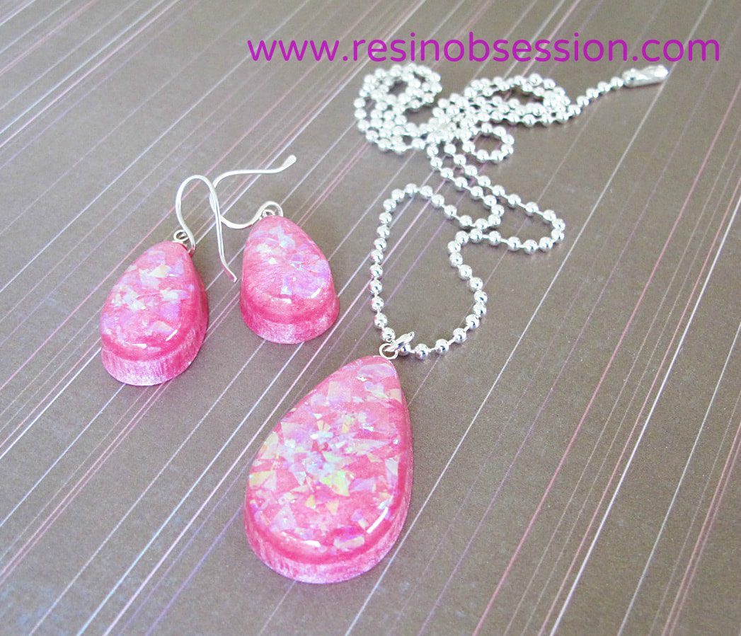 Easy resin jewelry DIY Easy way to make jewelry Resin Obsession