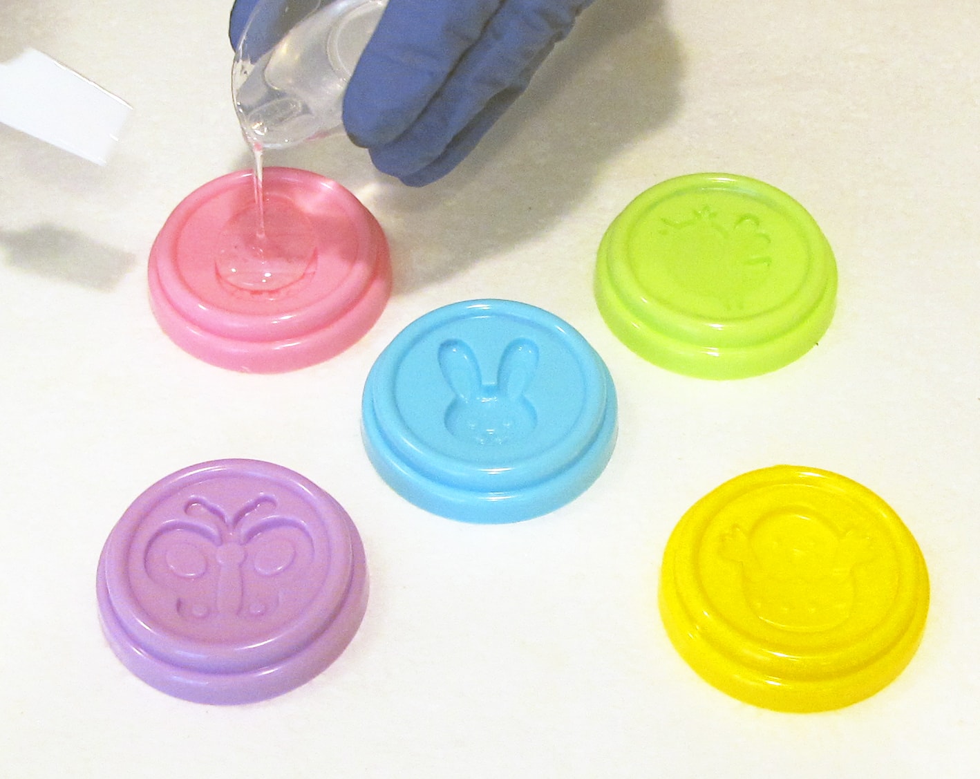 Resin charms tutorial Resin charms DIY Resin Obsession