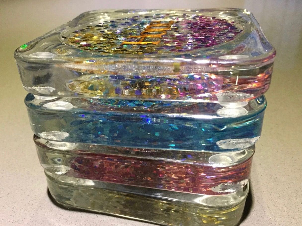 Resin coasters with glitter