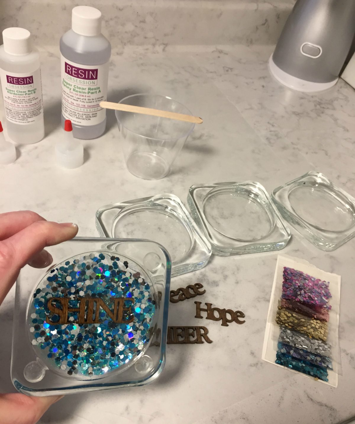 DIY Easy Resin Glitter Coaster Tutorial 