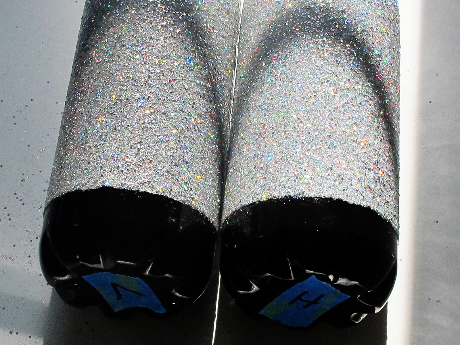 How to glitter and resin a tumbler decorate a tumbler with resin