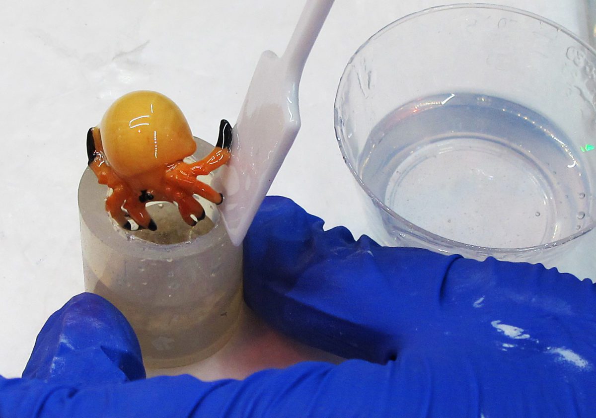 adding a crab to a silicone mold