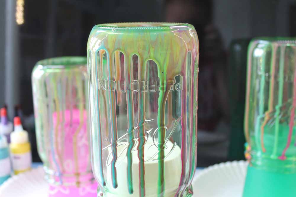 dripping colored resin on mason jar method 3