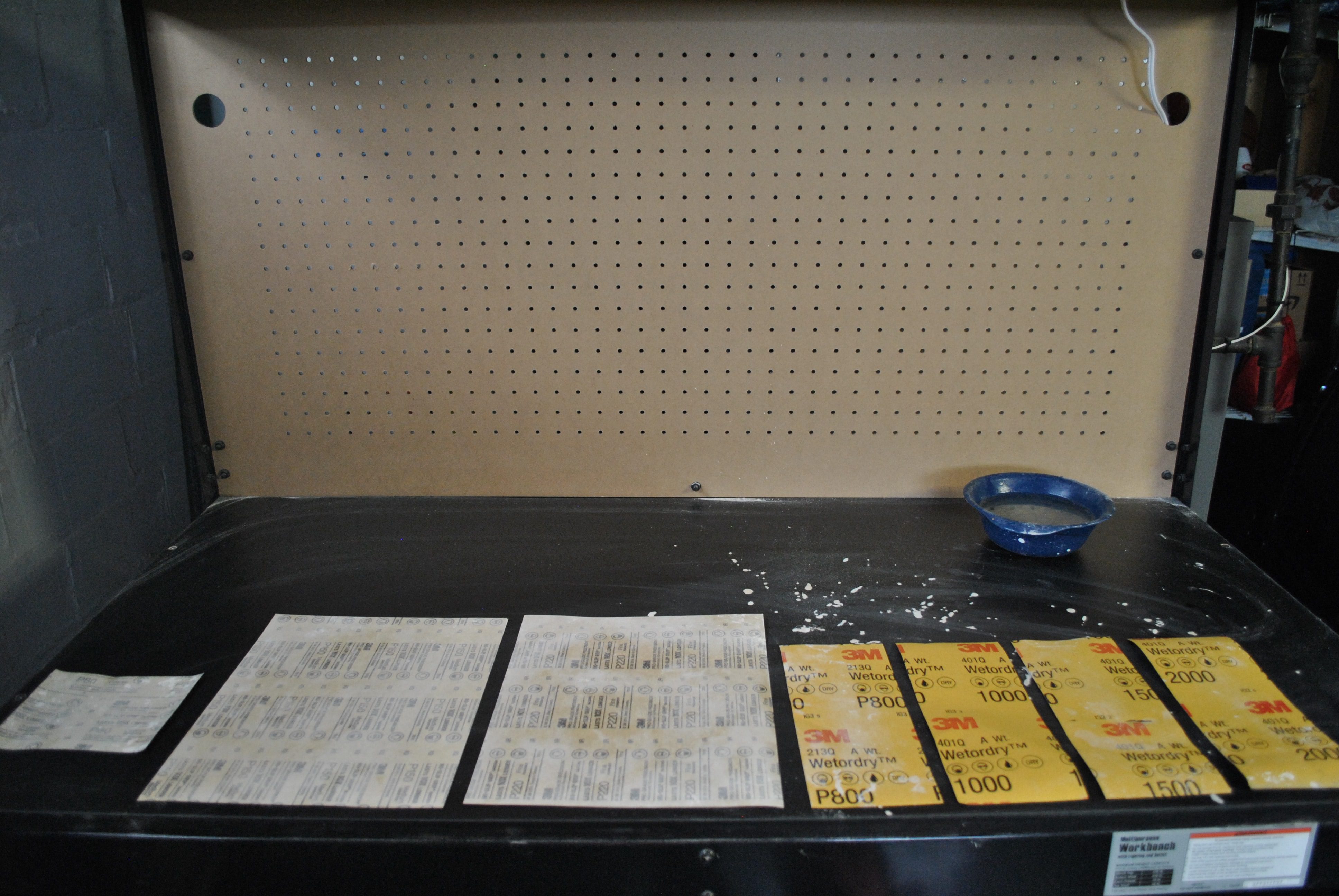 sandpaper grit 80 150 250 800 1000 1500 and 2000 on a table