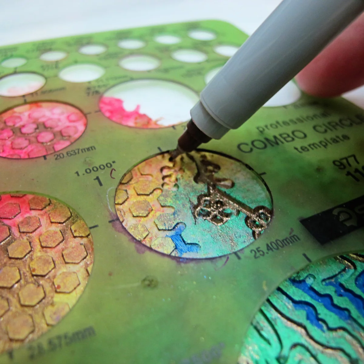 tracing circle onto resin using template