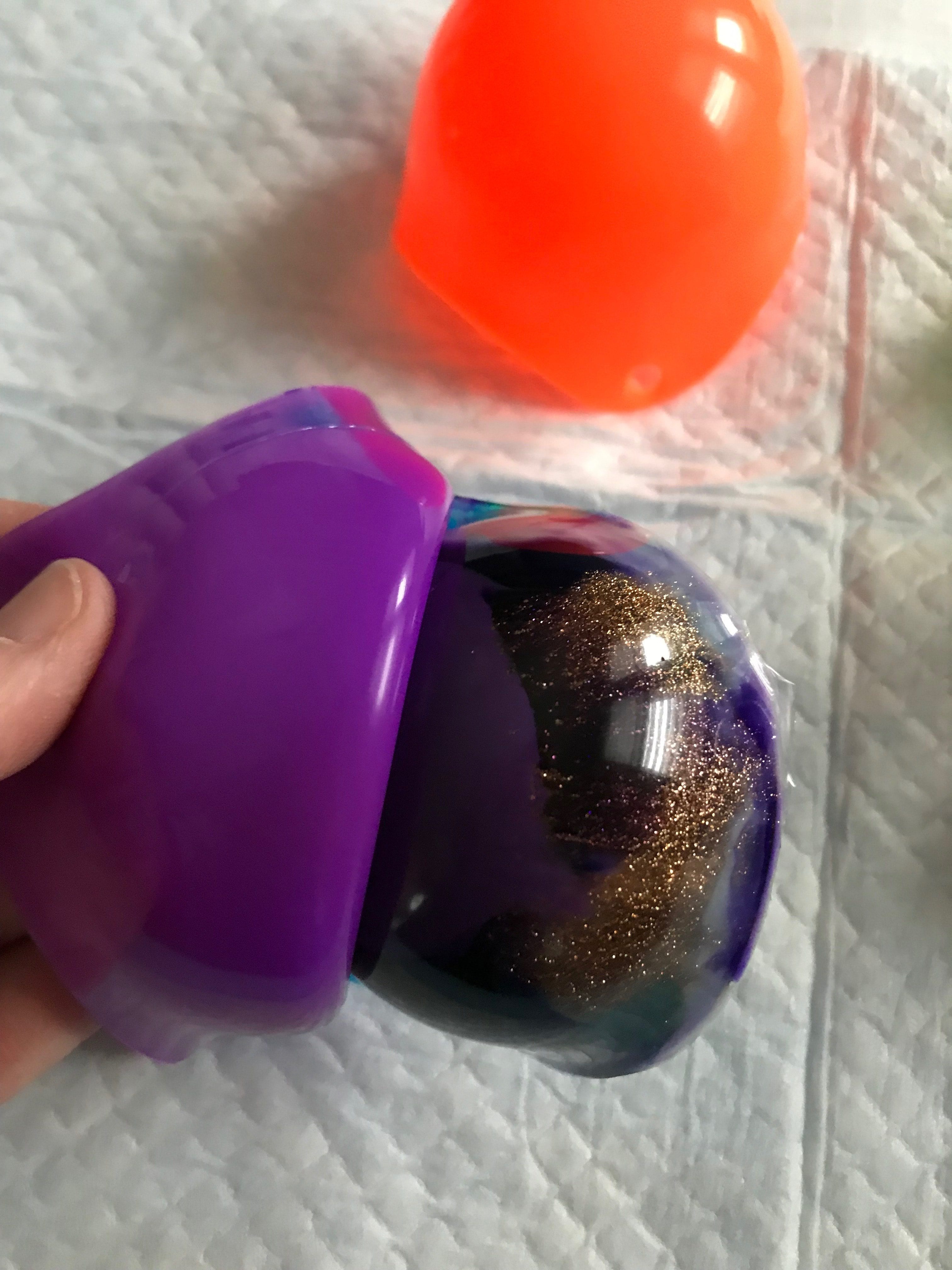 taking resin bowl out of silicone mold
