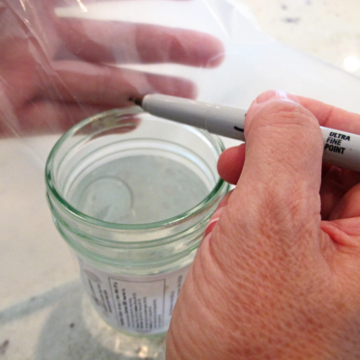 marking plastic for resin vase