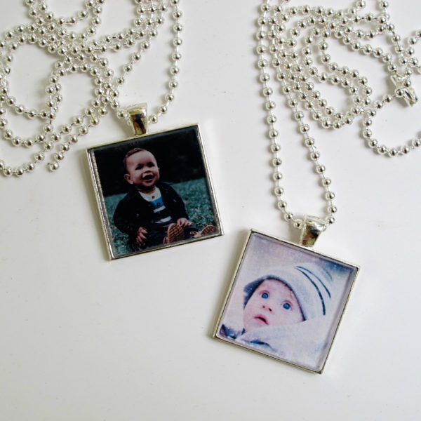 photo resin pendants