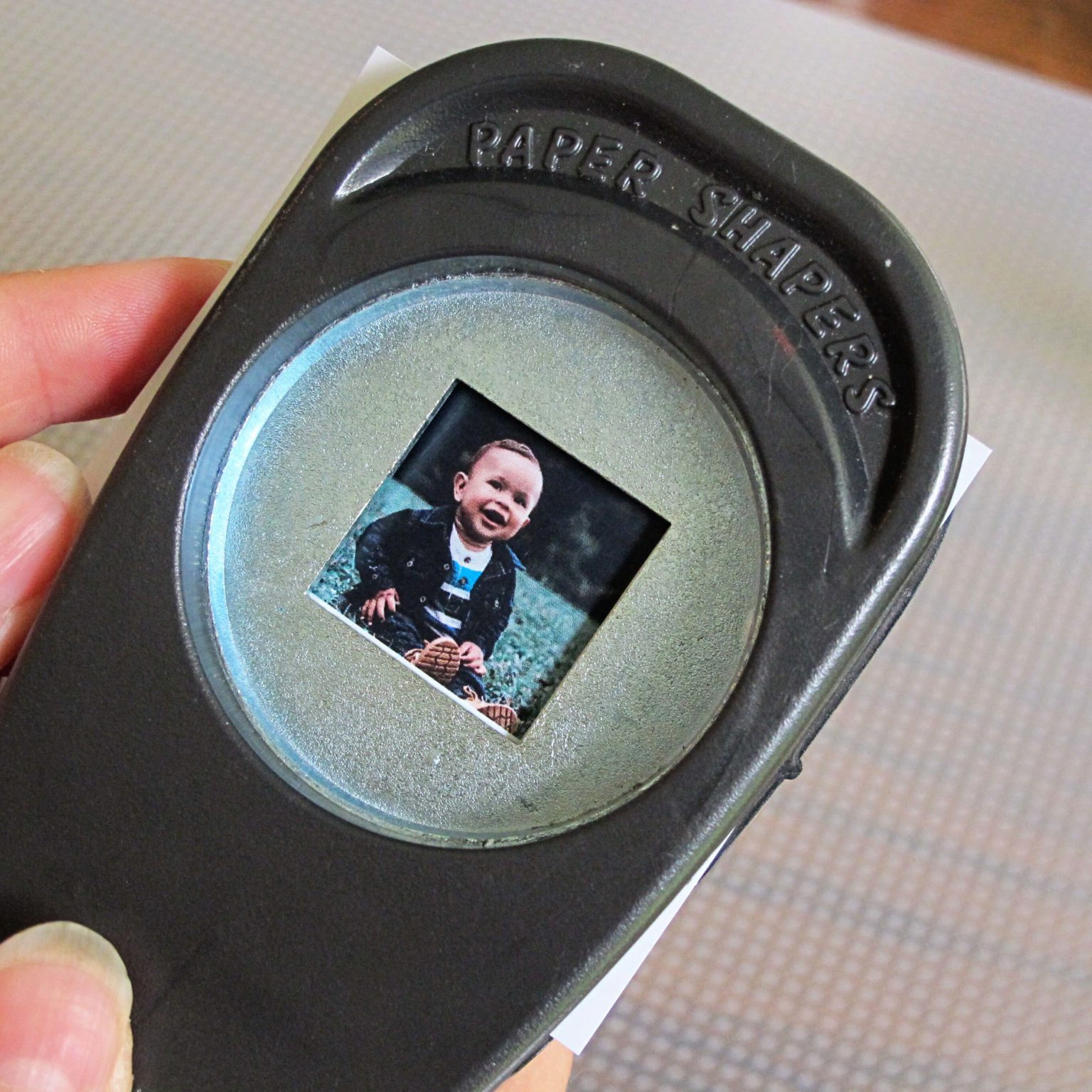 How to Turn Your Favorite Photo Into a Pendant - Resin Obsession