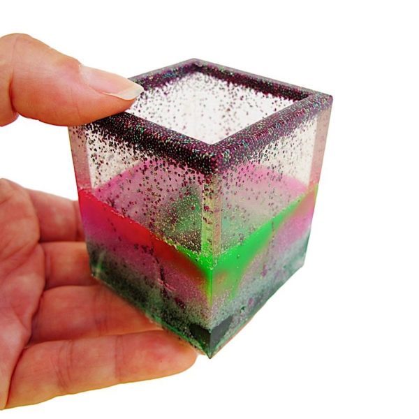 square resin vase