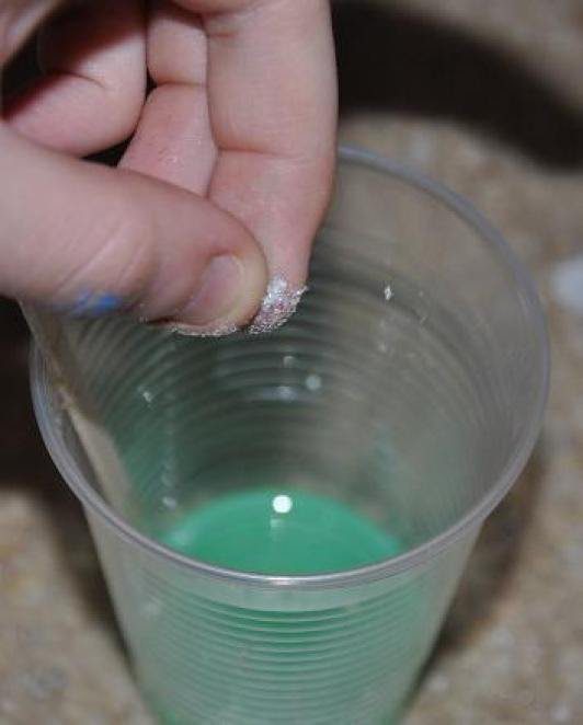 making sea glass coloring by adding sea green pigment dye to resin