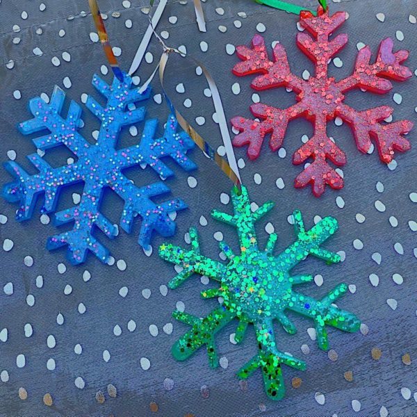 resin snowflake ornaments DIY
