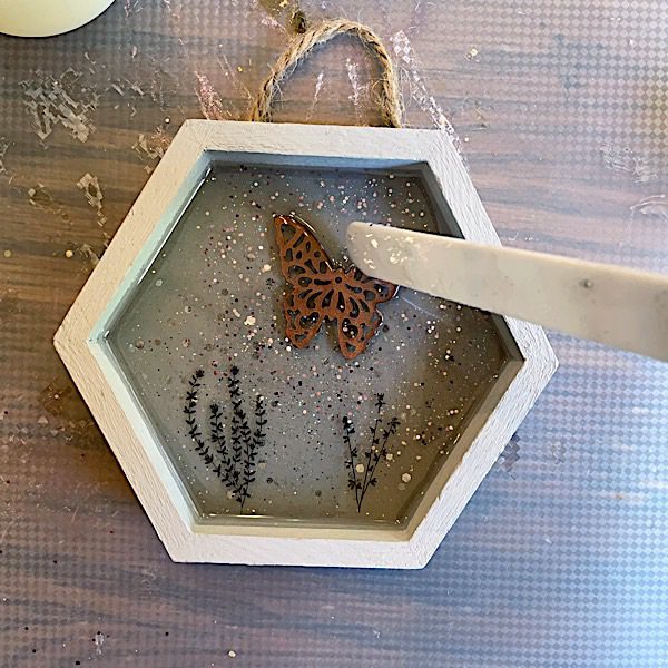 adding butterfly to resin