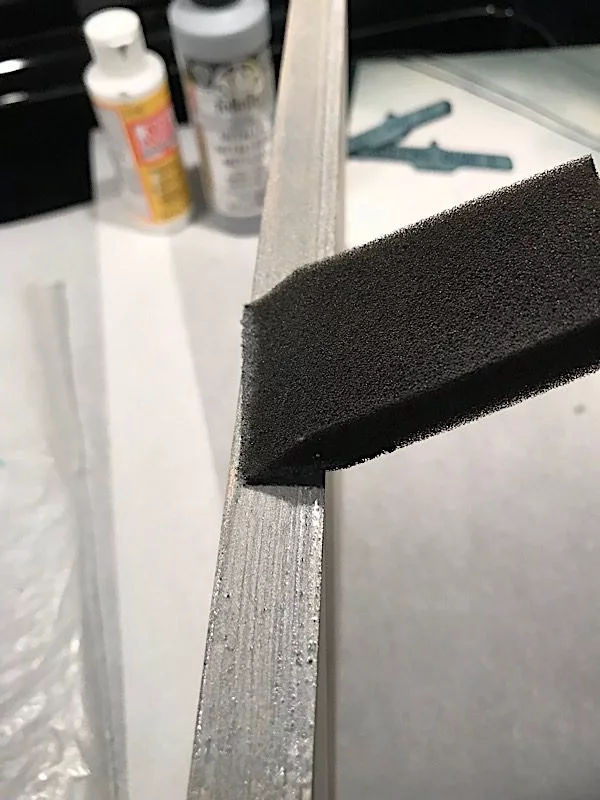 painting the sides of a frame