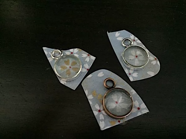 JustHandmade~ How to make epoxy resin open bezels jewelry - tutorial 