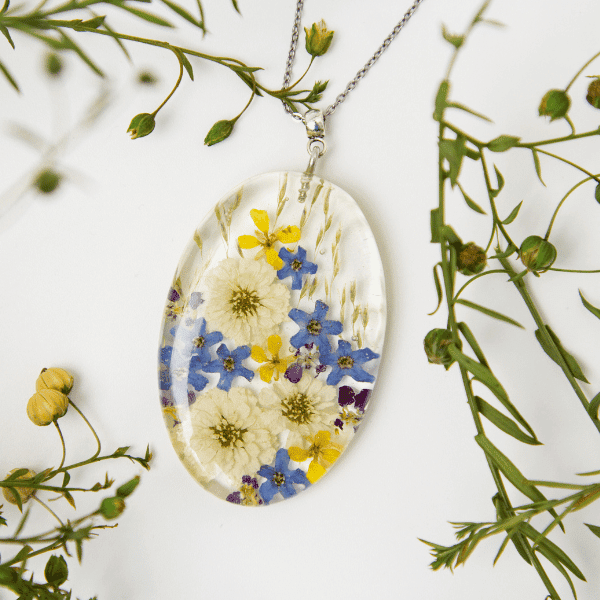 resin flower necklace