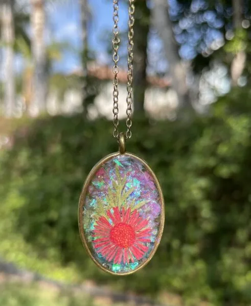 resin glitter pendent necklace